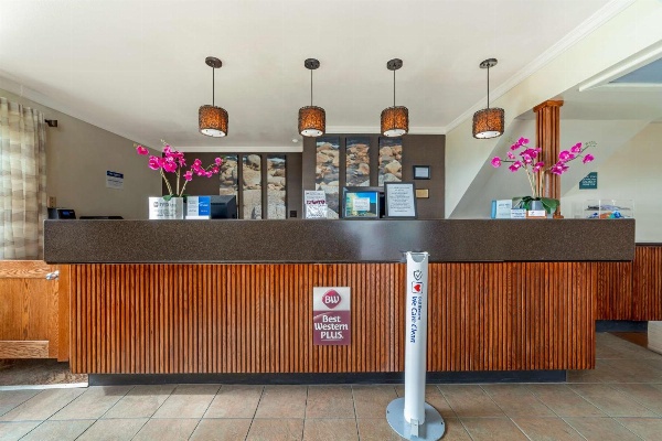 Best Western Plus Northwoods Inn image 2